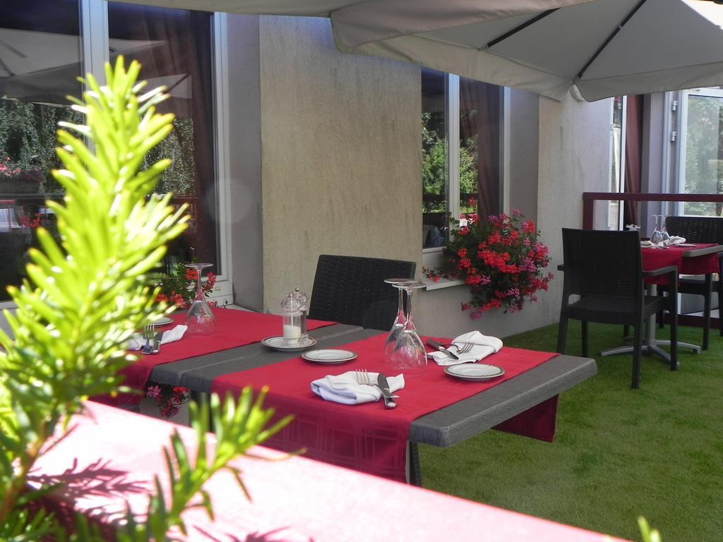 Hotel Restaurant Le Moschenross Thann Exterior photo