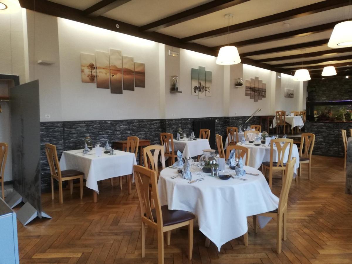 Hotel Restaurant Le Moschenross Thann Exterior photo